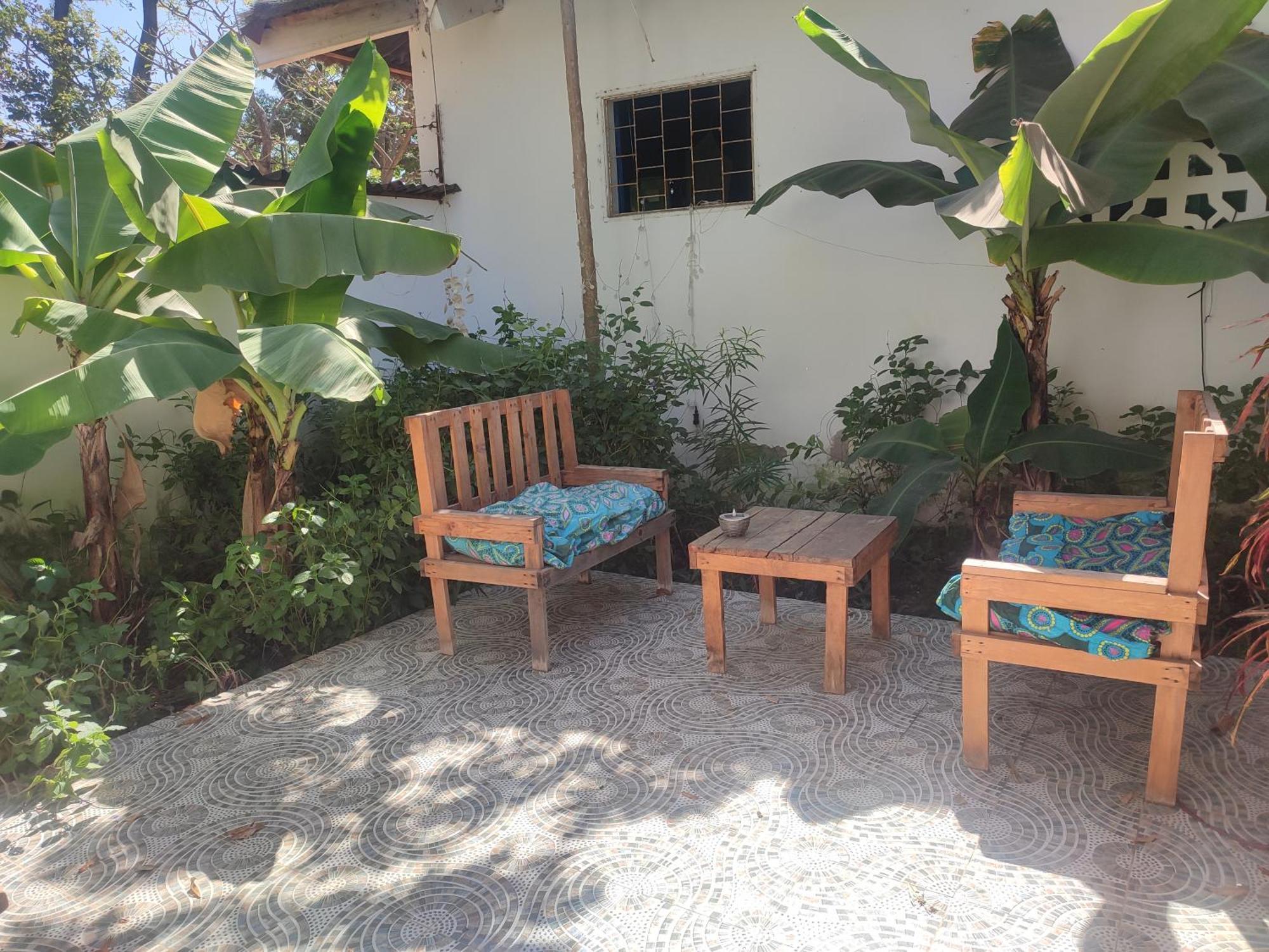 Akine Ti Kasso Piscine Hotel Diembereng ภายนอก รูปภาพ