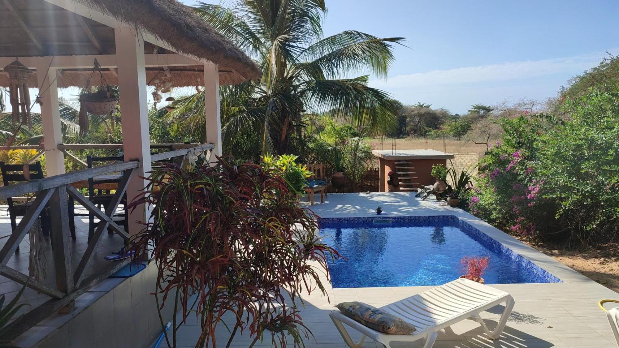 Akine Ti Kasso Piscine Hotel Diembereng ภายนอก รูปภาพ