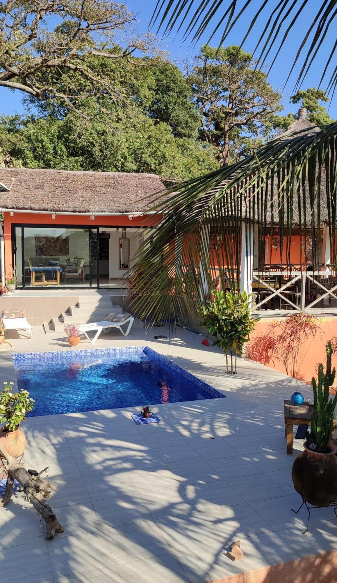 Akine Ti Kasso Piscine Hotel Diembereng ภายนอก รูปภาพ
