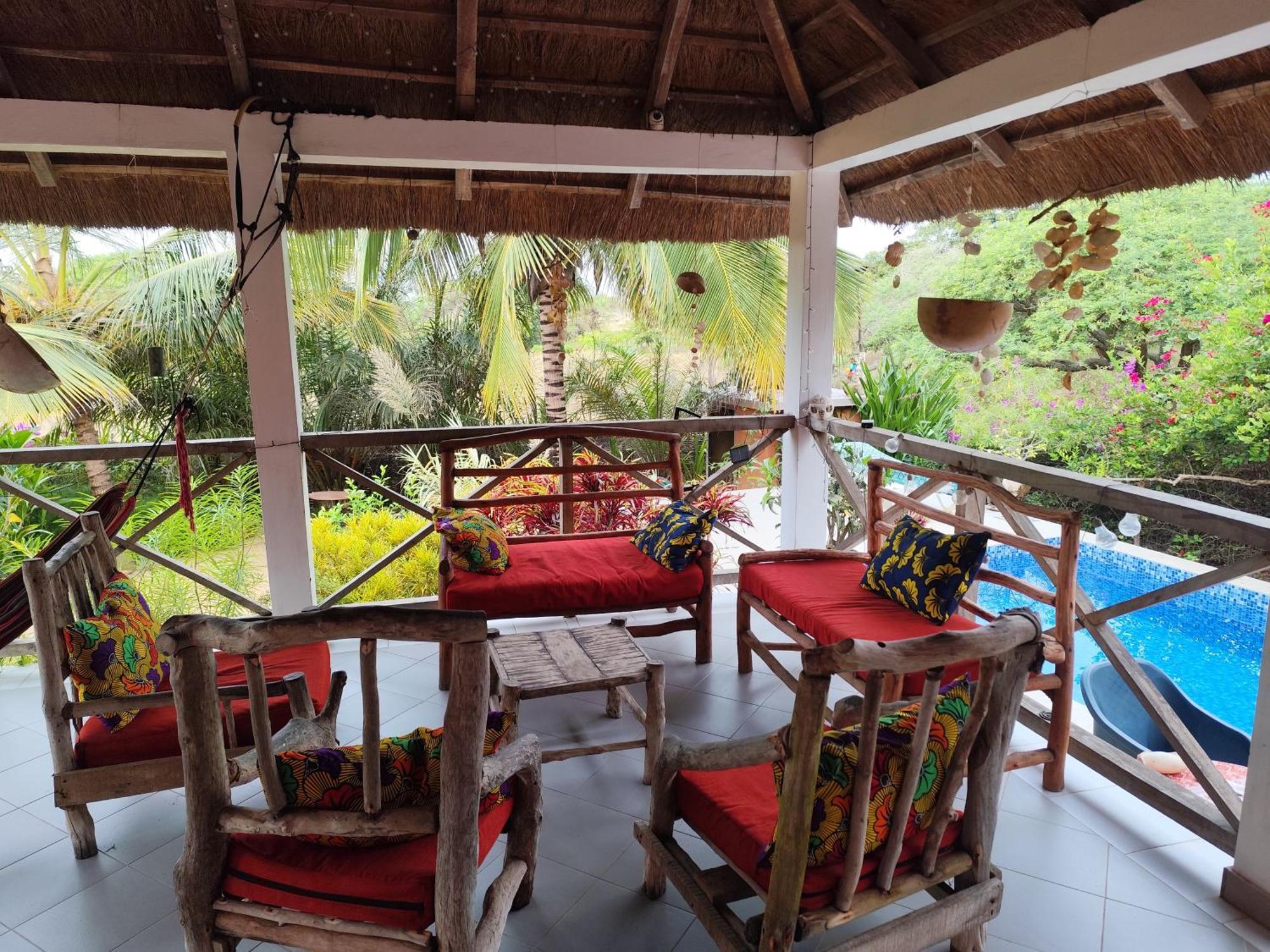 Akine Ti Kasso Piscine Hotel Diembereng ภายนอก รูปภาพ