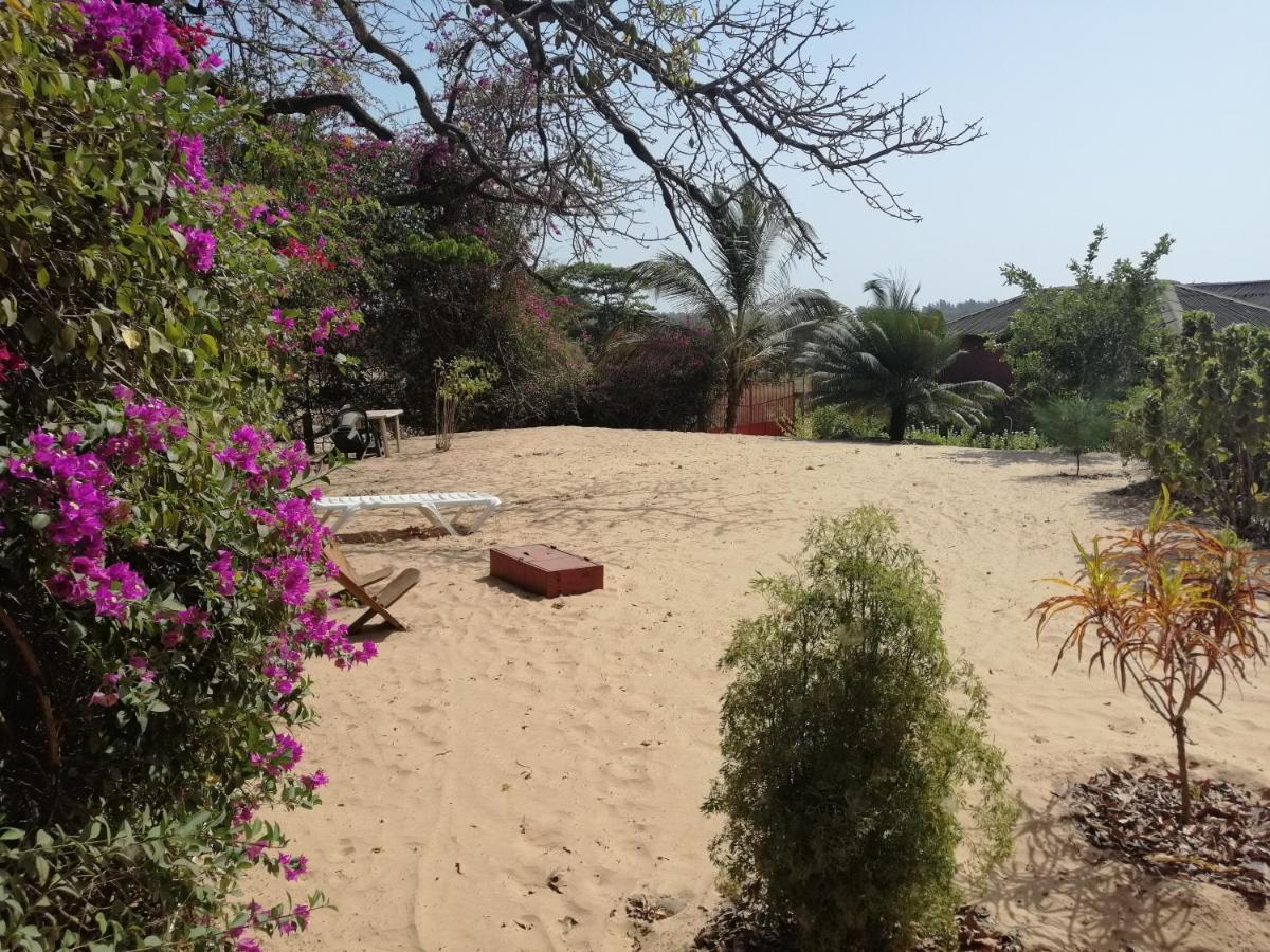 Akine Ti Kasso Piscine Hotel Diembereng ภายนอก รูปภาพ